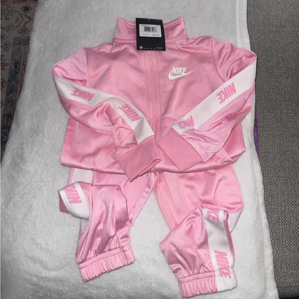 NEW !! Nike toddler girl tracksuit
